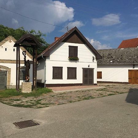 Bago Pince Apartment Hajos Екстериор снимка